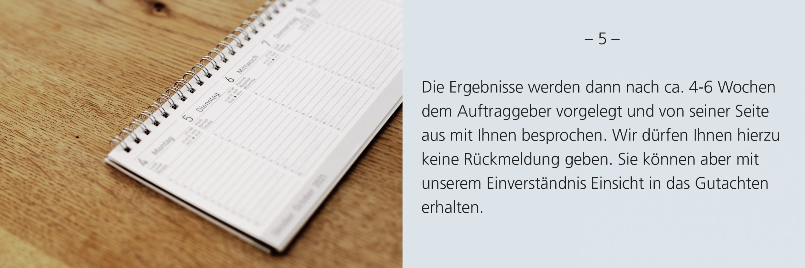 Wochenkalender auf einem Tisch